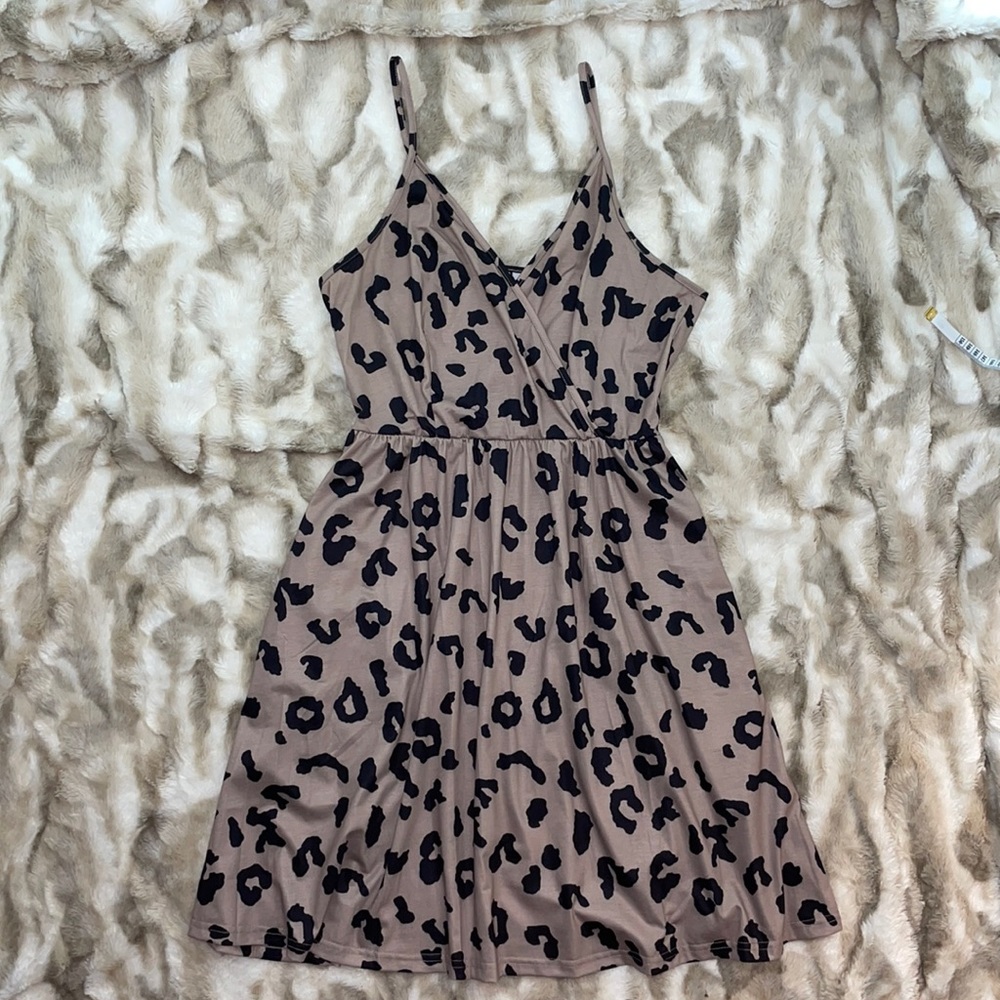 EUC•Leopard print dress